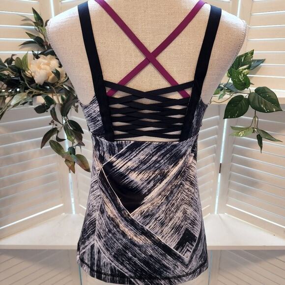 LULULEMON CRISS CROSS BLACK/WHITE BACK TANK SIZE SMALL - Picture 5 of 5